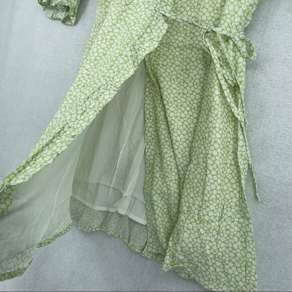 Charlie Holiday Floral Wrap Dress NWT - Picture 6 of 11